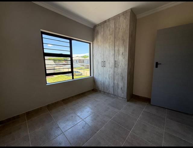 3 BEDROOM TOWNHOUSE FOR SALE IN WATERVAL EAST